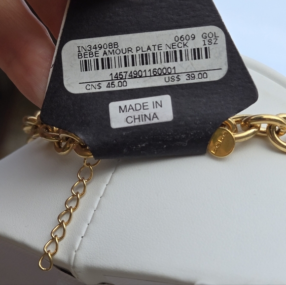 Bebe Gold Tone Chain Necklace Amour Plate Necklace NWT - Picture 11 of 16